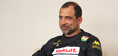 フアン エスナイデル監督