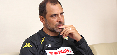 フアン エスナイデル監督